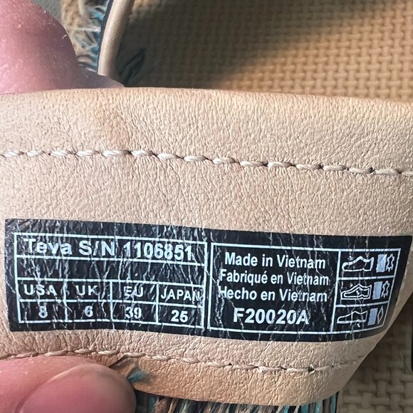 Teva Ceres platform sandals Turquoise and tan tribal print with fringe size 8 - Picture 9 of 9